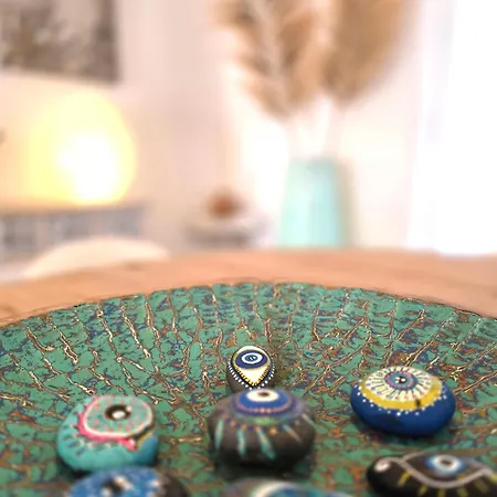 Les Yeux Bleus, Bohème, Pétanque Et Restinclieres