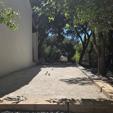 Les Yeux Bleus, Bohème, Pétanque Et Сasa de vacaciones